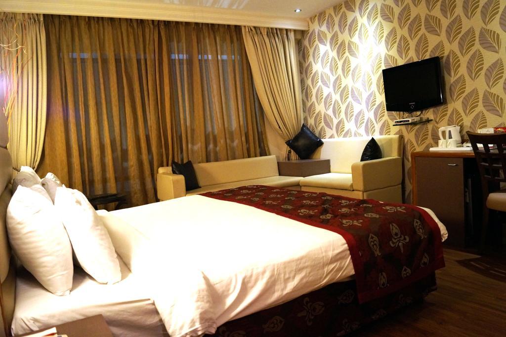 The Grand Solitaire Hyderabad Eksteriør billede
